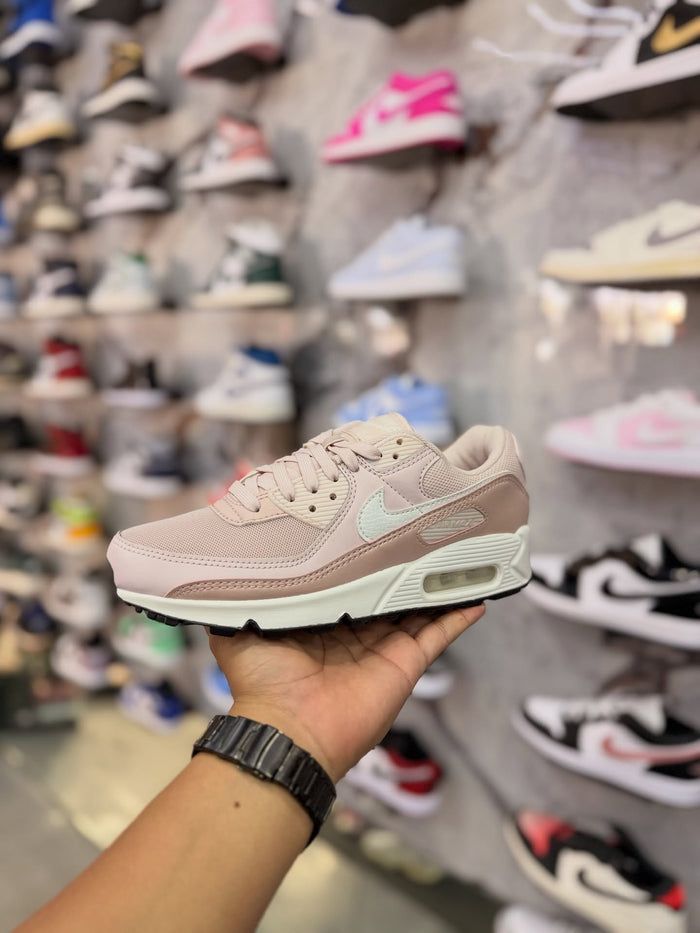 NIKE AIR MAX 90 · foto 1 · besneaker Instagram
