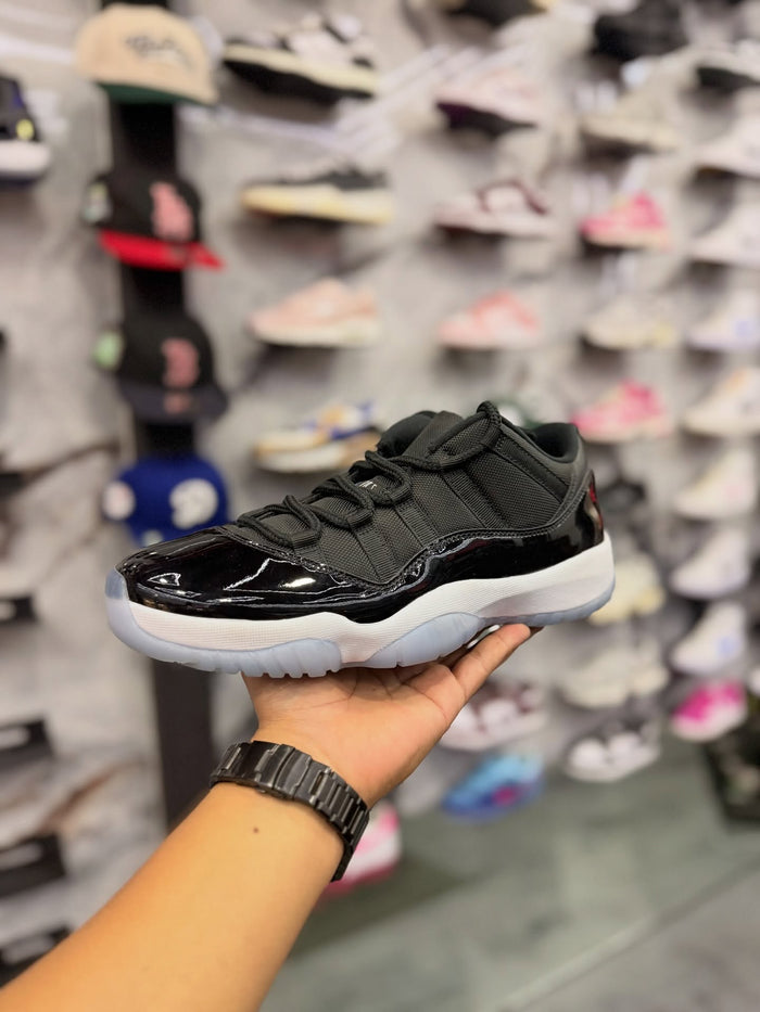 JORDAN 11 LOW SPACE JAM · foto 1 · besneaker Instagram