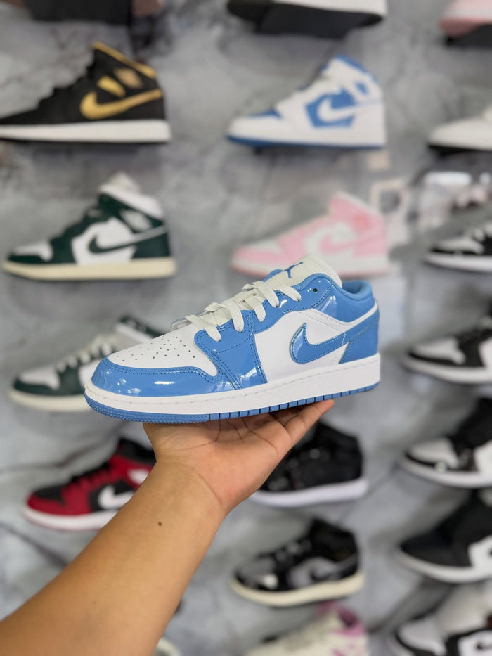 JORDAN 1 LOW PATENT BLUE · foto 1 · besneaker Instagram