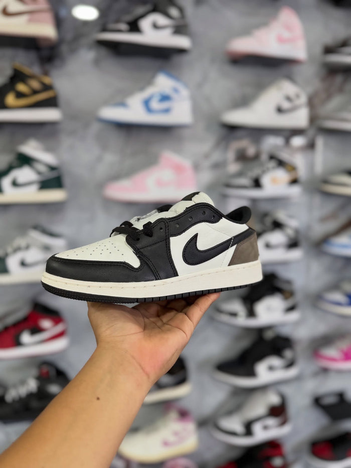 JORDAN 1 LOW MOCHA · foto 1 · besneaker Instagram