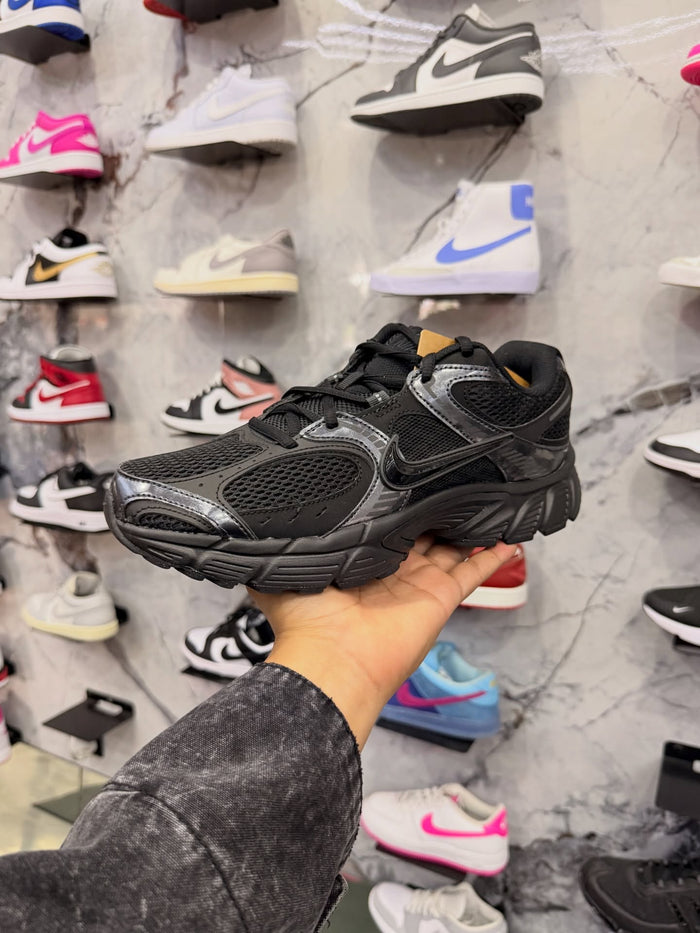 NIKE V5 RNR · foto 1 · besneaker Instagram