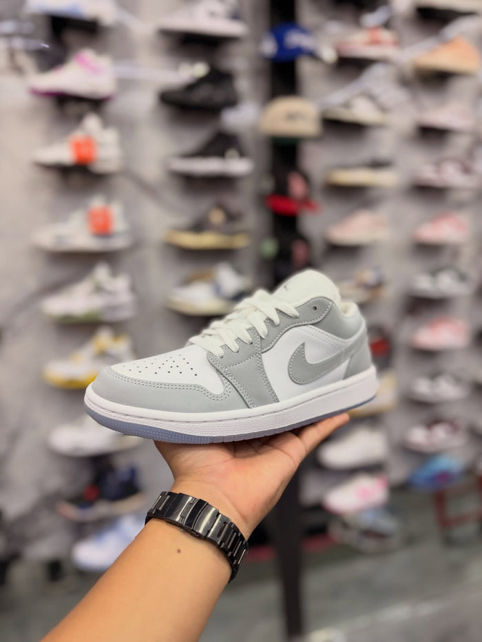 JORDAN 1 LOW GREY WOLF · foto 1 · besneaker Instagram