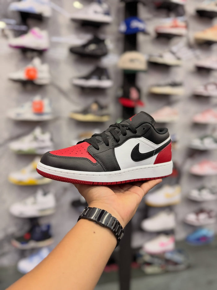 JORDAN 1 LOW BRED TOE 2.0 · foto 1 · besneaker Instagram