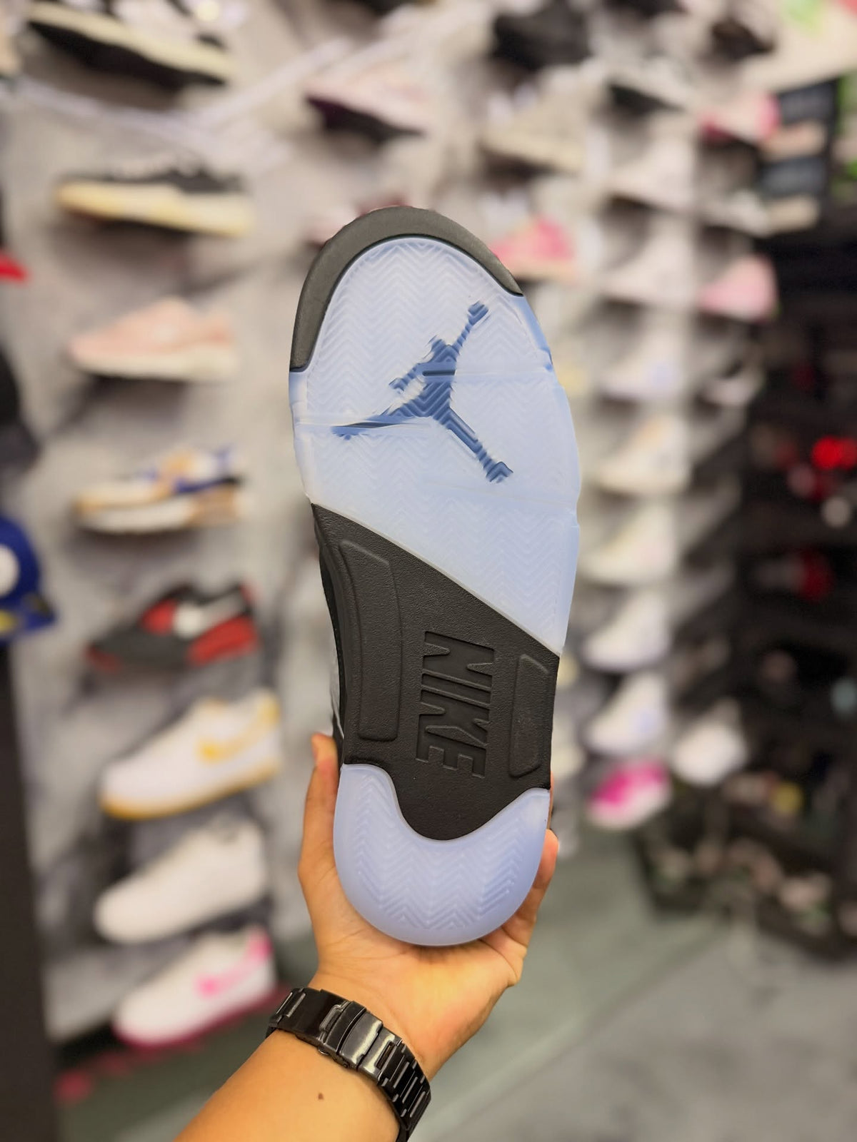 JORDAN 5 METALLIC · foto 3 · besneaker Instagram