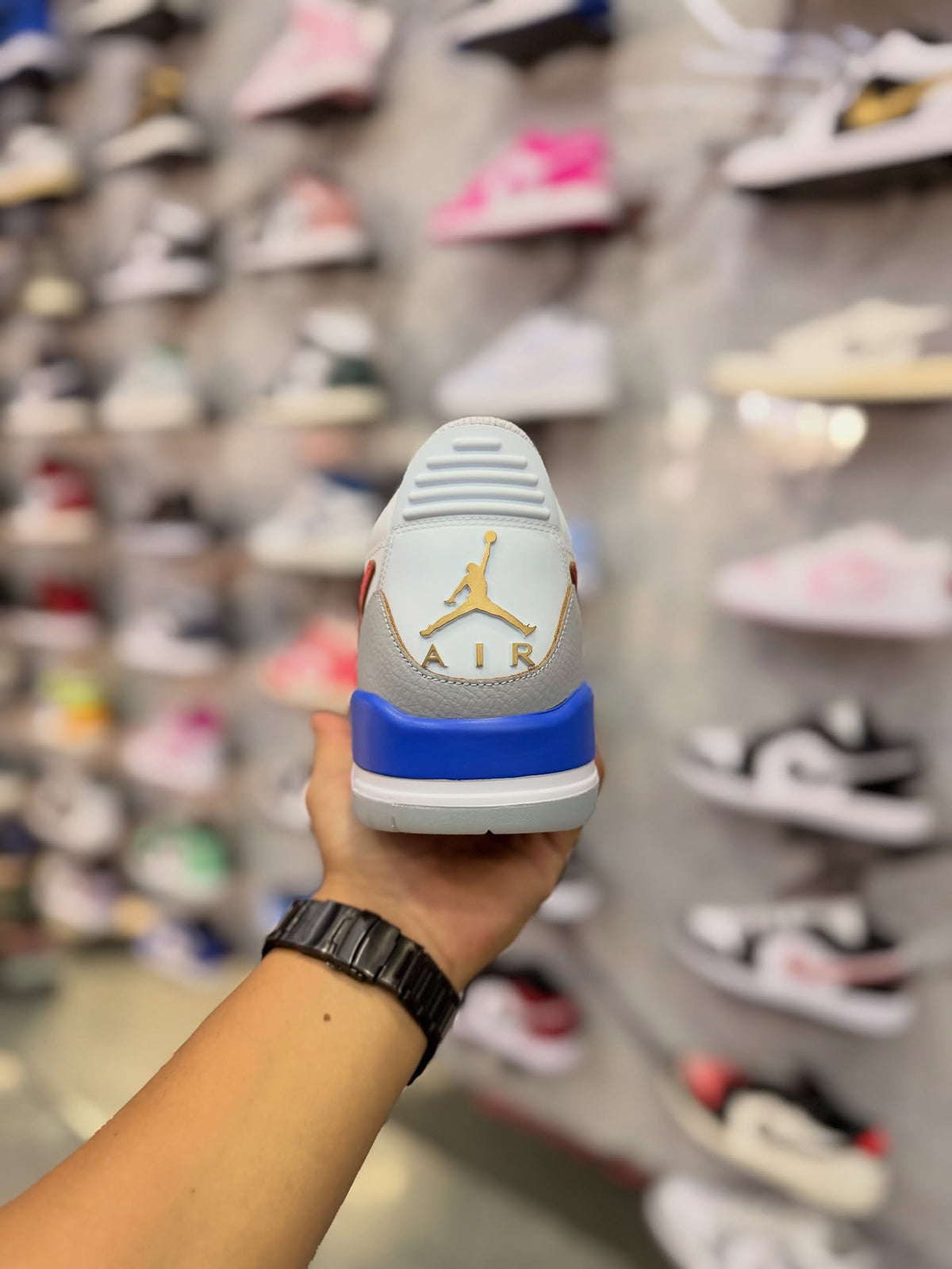JORDAN LEGACY 312 · foto 2 · besneaker Instagram