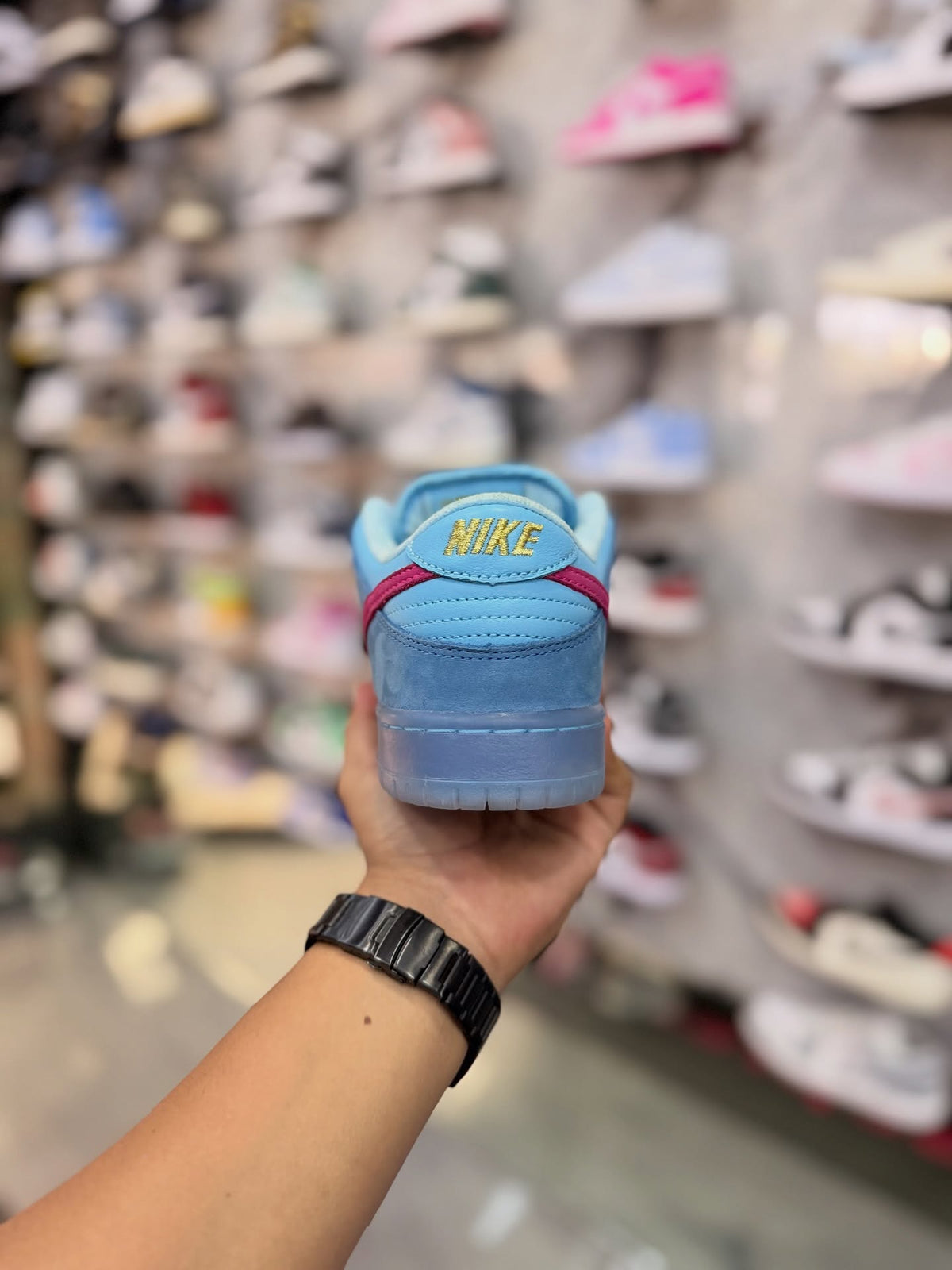 DUNK SB ROYALE RUN · foto 2 · besneaker Instagram
