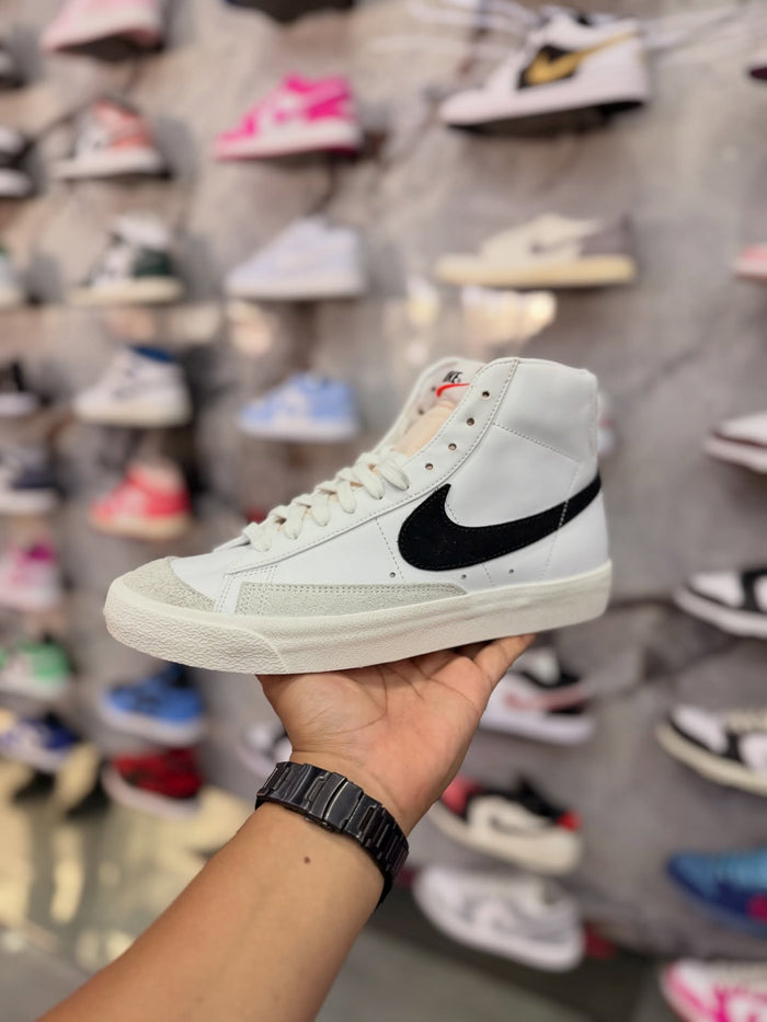 NIKE BLAZER · foto 1 · besneaker Instagram