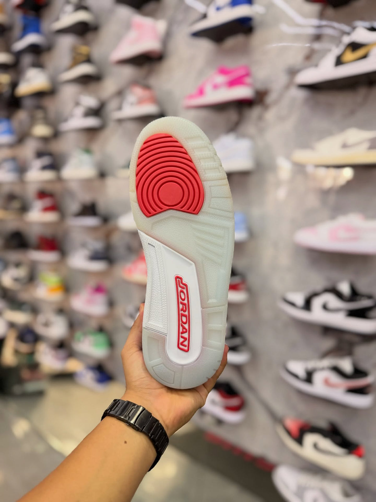 JORDAN LEGACY 312 · foto 3 · besneaker Instagram