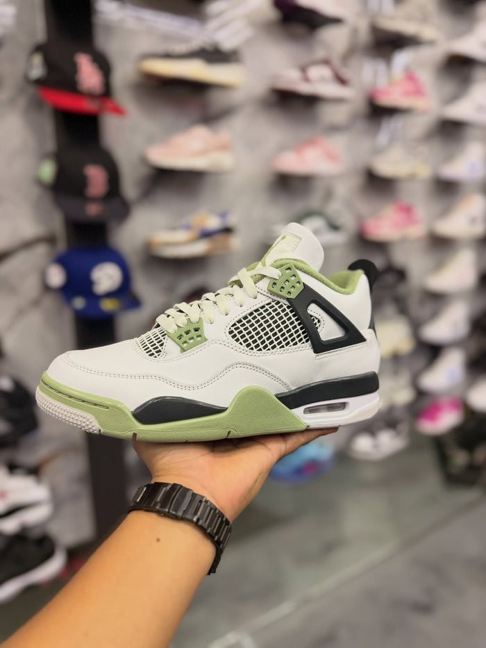 JORDAN 4 SEFOAM · foto 1 · besneaker Instagram