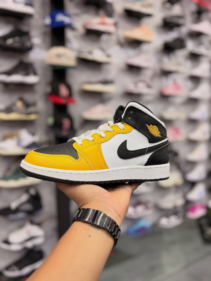 JORDAN 1 MID YELLOW OCHRE · foto 1 · besneaker Instagram