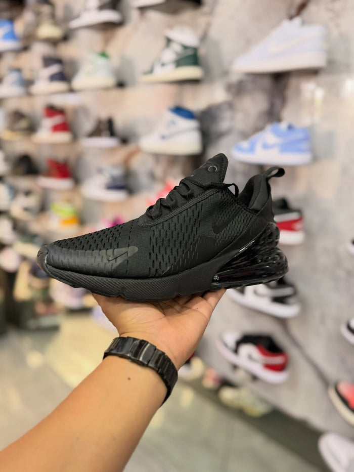 Air Max 270 · foto 1 · besneaker Instagram