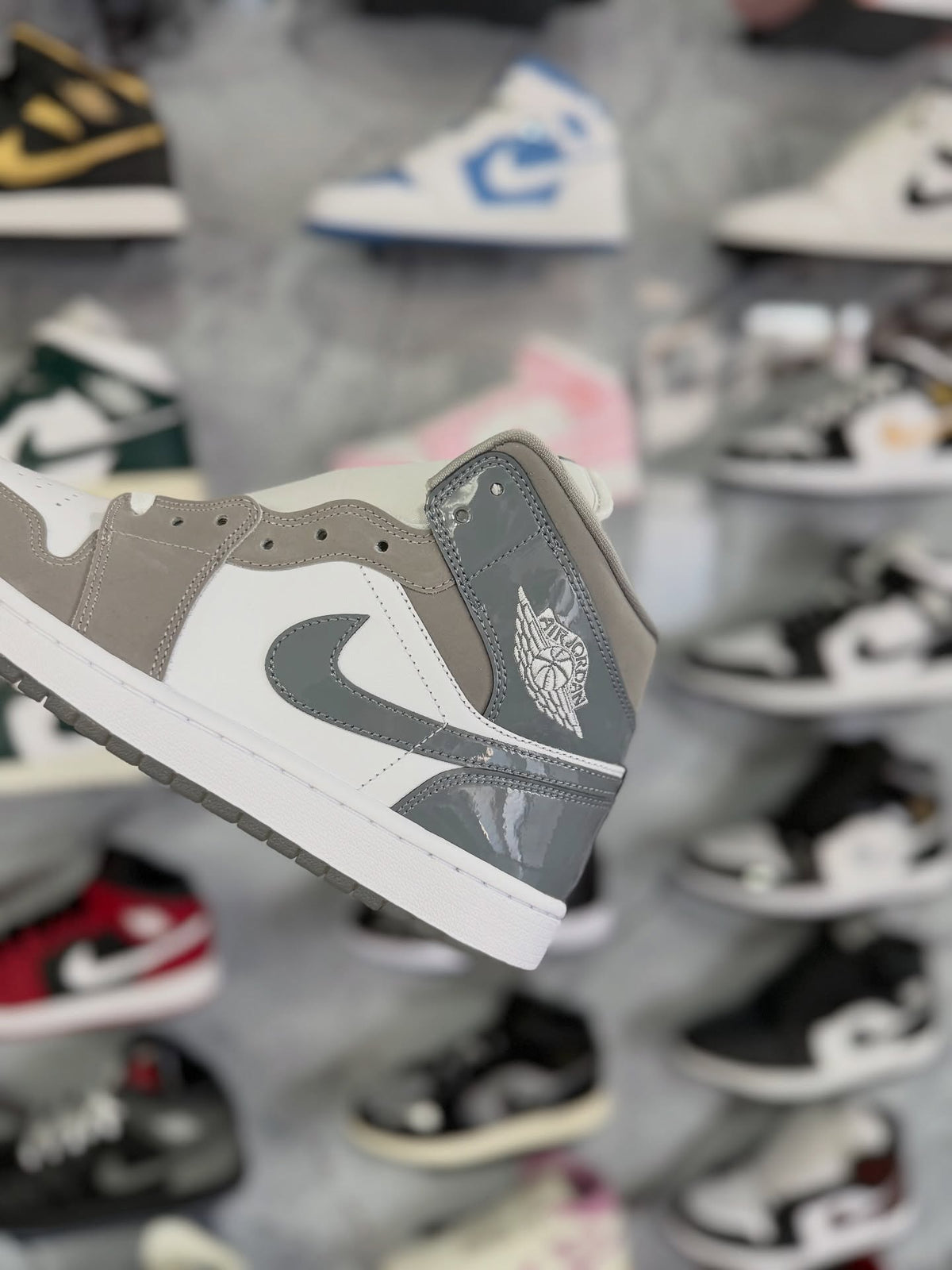 JORDAN 1 MID COOL GREY · foto 2 · besneaker Instagram