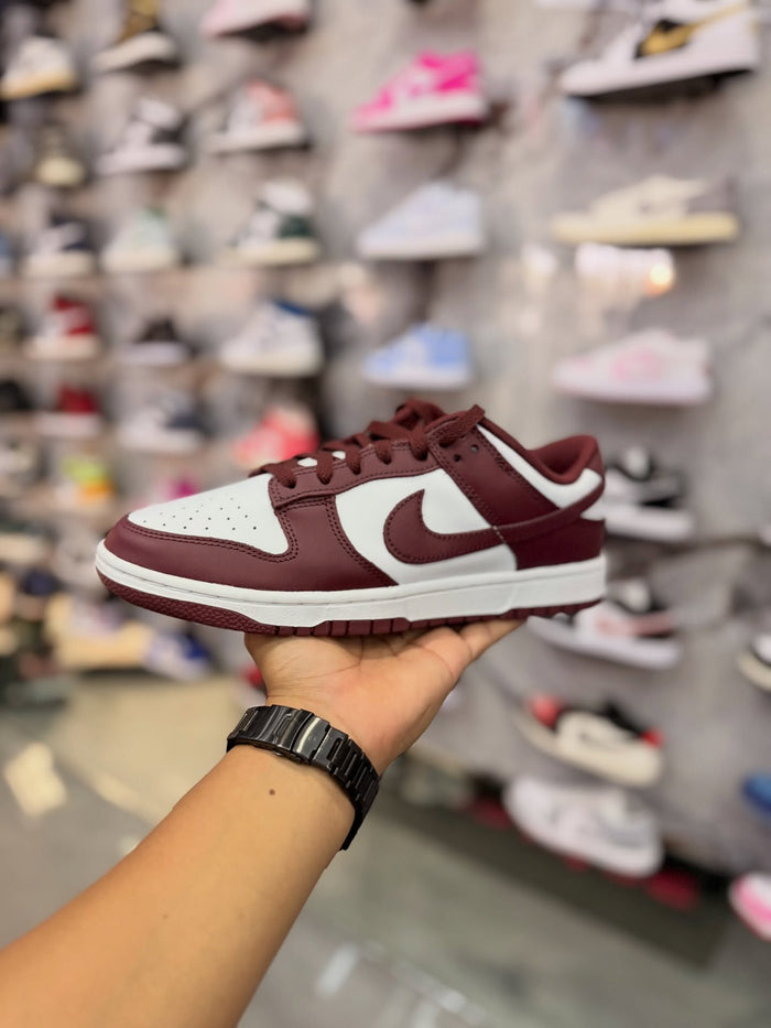 DUNK LOW TEAM RED · foto 1 · besneaker Instagram