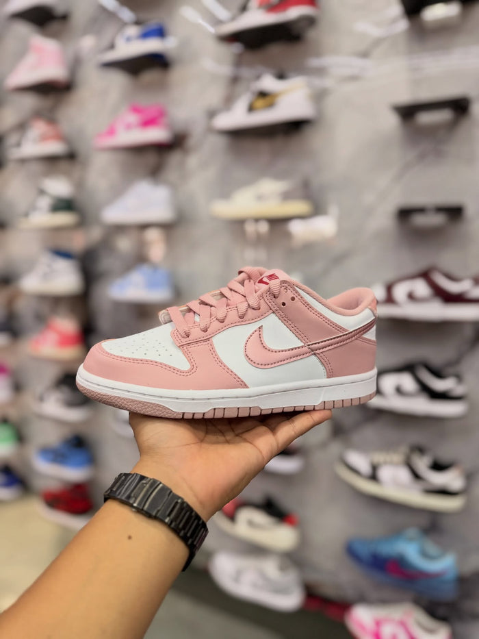 DUNK LOW PINK GLAZE · foto 1 · besneaker Instagram