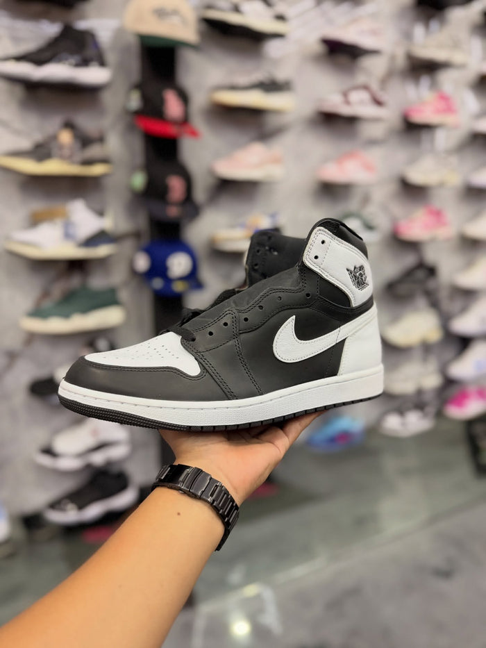 JORDAN 1 HIGH REVERSE · foto 1 · besneaker Instagram