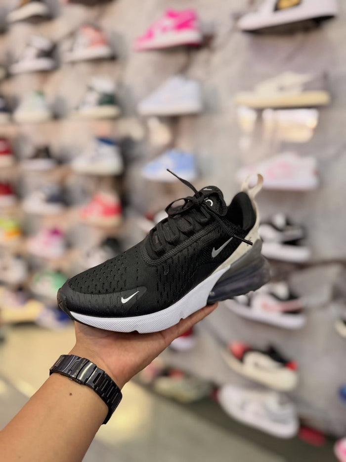 NIKE AIR MAX 270 · foto 1 · besneaker Instagram
