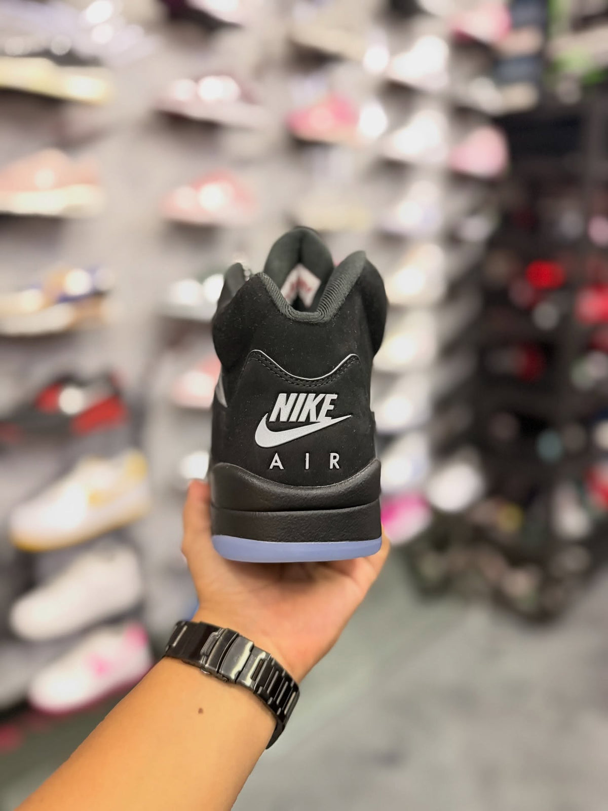 JORDAN 5 METALLIC · foto 2 · besneaker Instagram