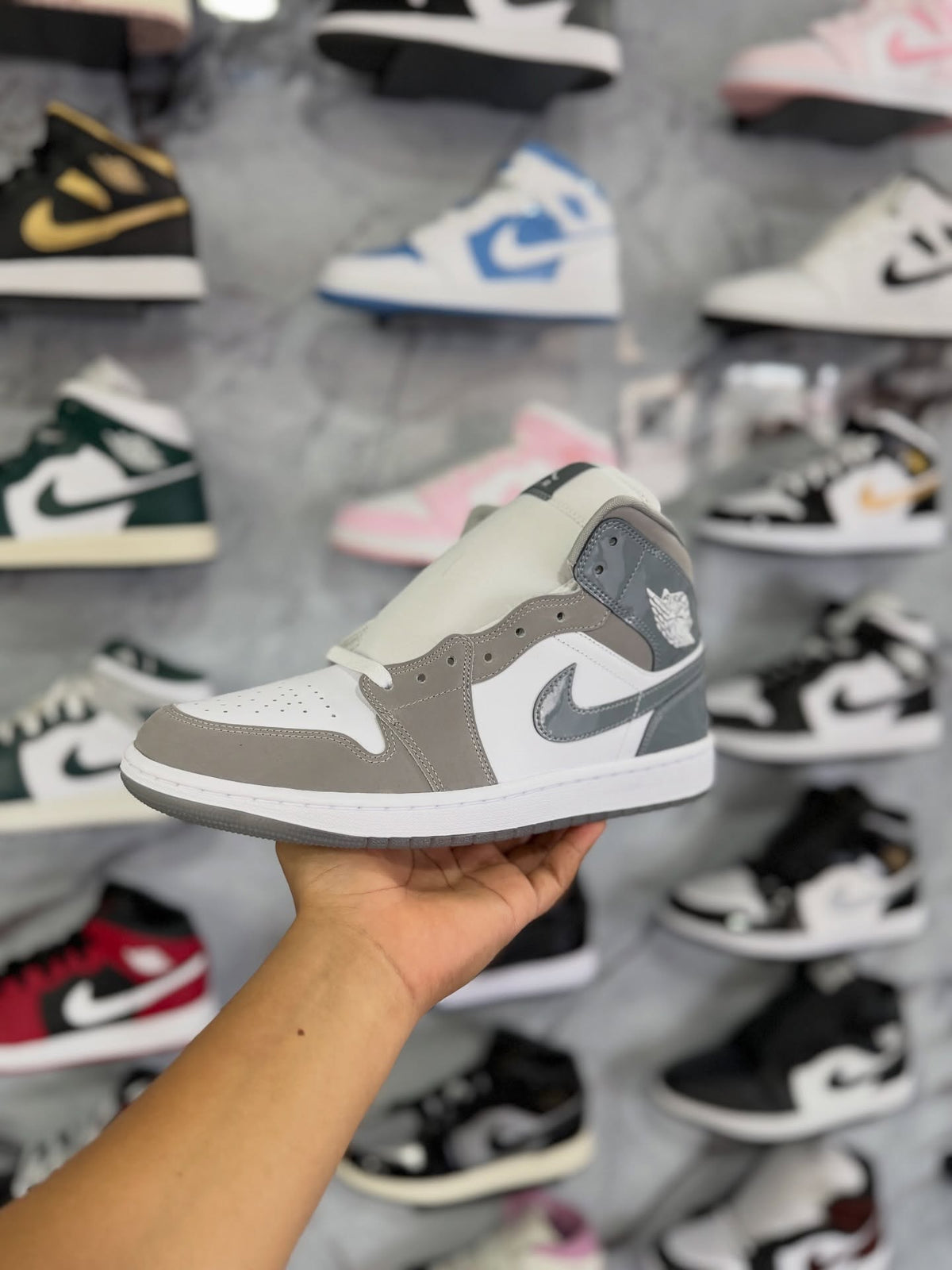 JORDAN 1 MID COOL GREY · foto 1 · besneaker Instagram