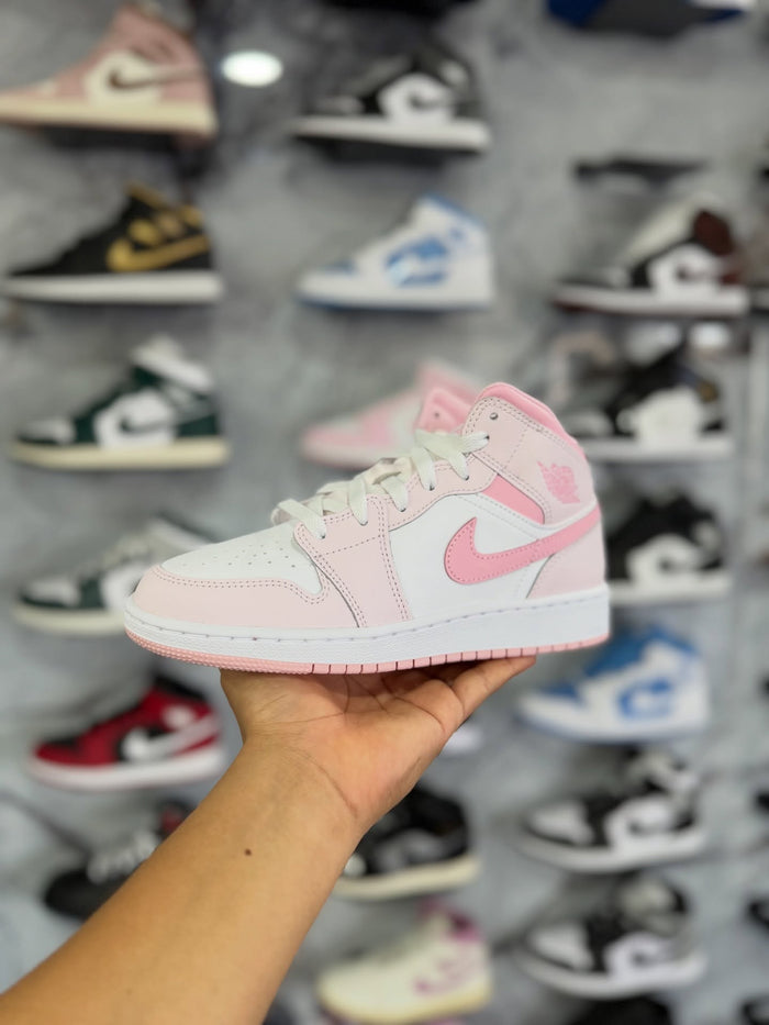 JORDAN 1 MID PINK · foto 1 · besneaker Instagram