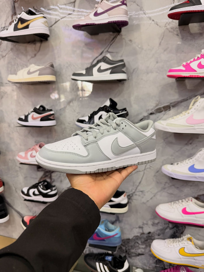 DUNK LOW SMOKE GREY · foto 1 · besneaker Instagram