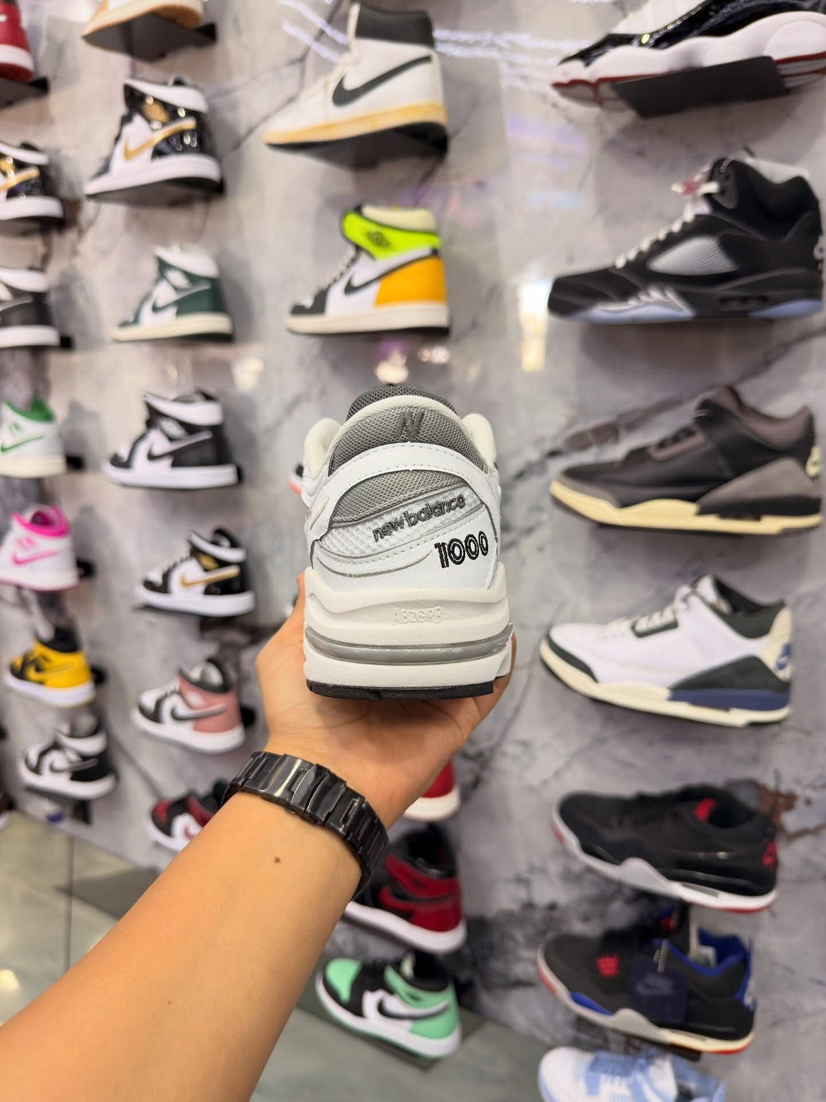 NB 1000 WHITE / SILVER · foto 2 · besneaker Instagram