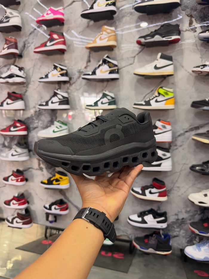 ON CLOUD · foto 1 · besneaker Instagram