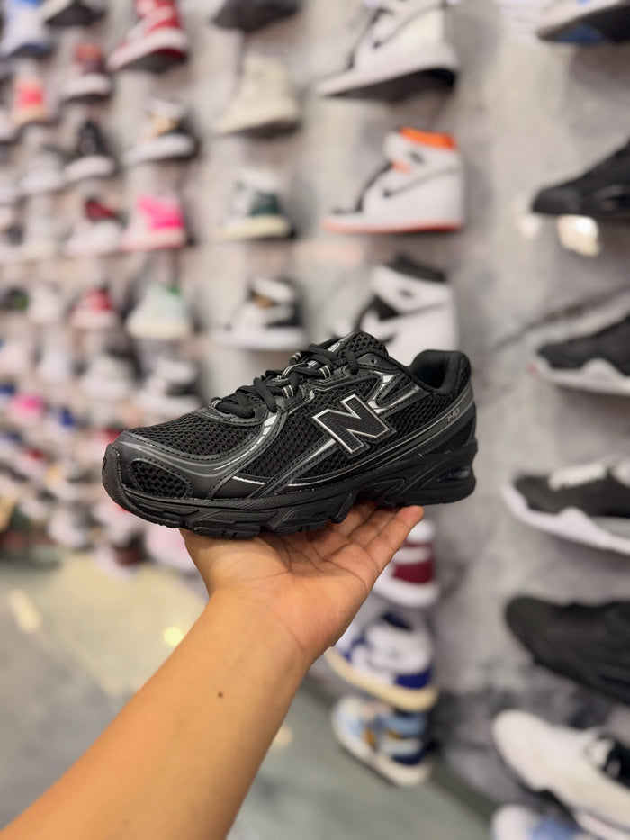 NEW BALANCE 740 · foto 1 · besneaker Instagram