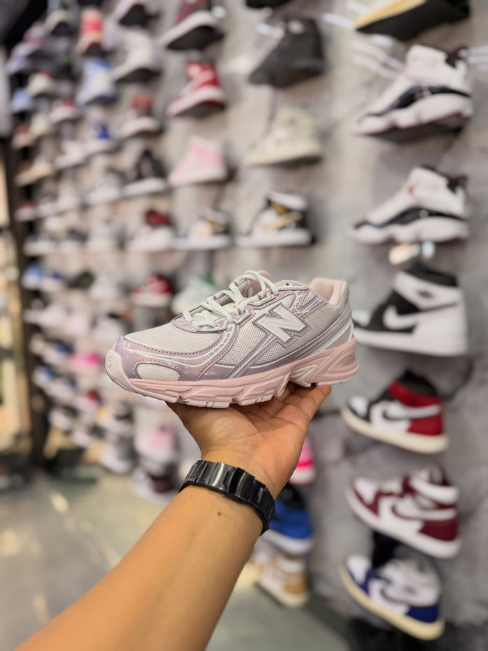 NEW BALANCE 740 · foto 1 · besneaker Instagram