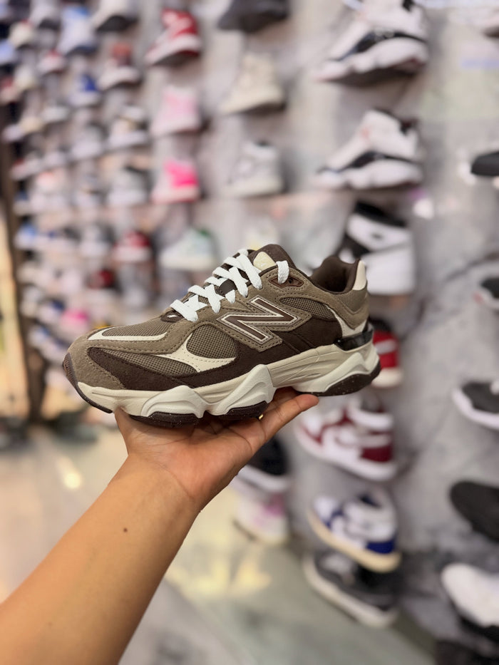 NB 9060 · foto 1 · besneaker Instagram
