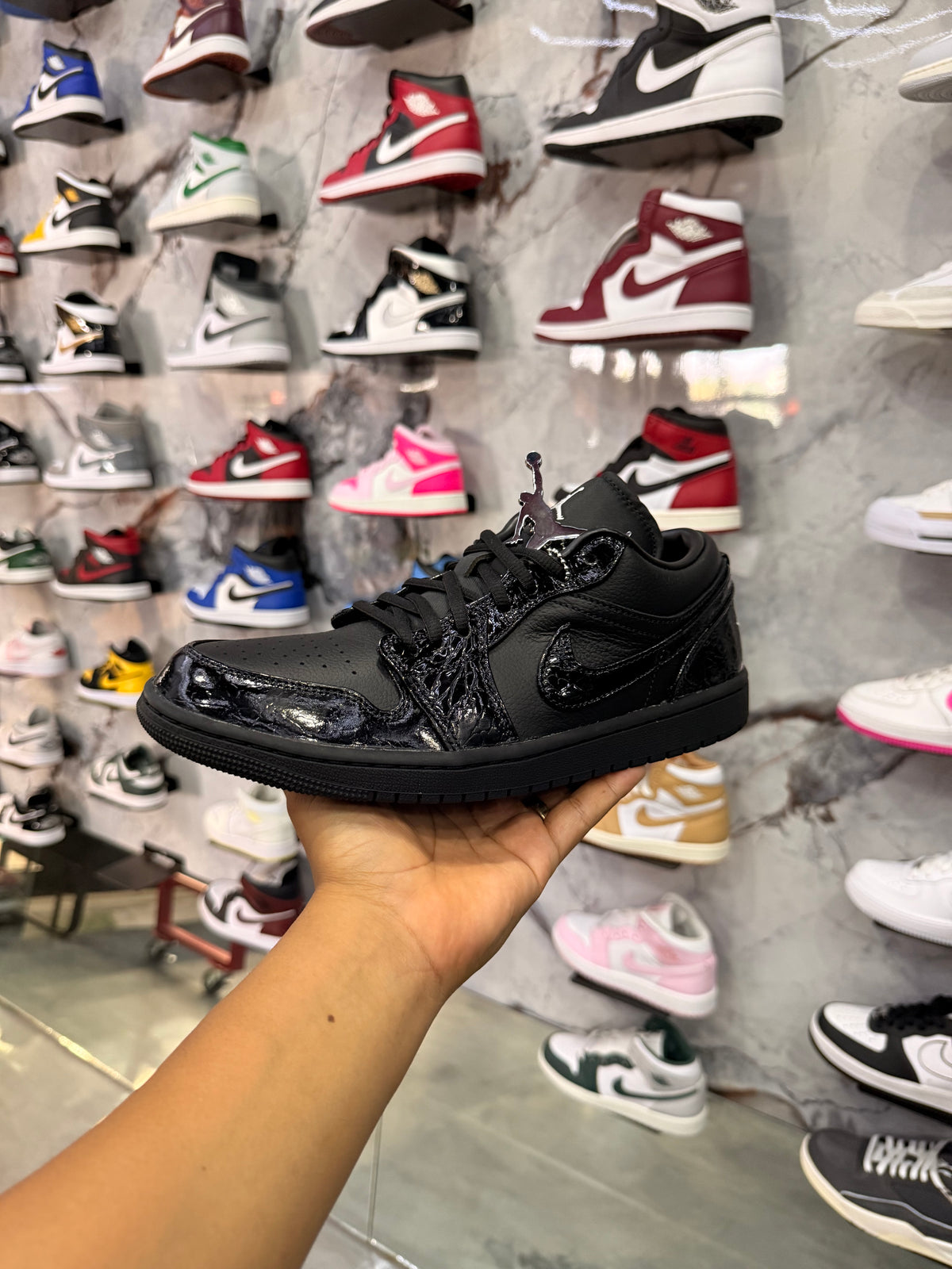 JORDAN 1 LOW BLACK CROC