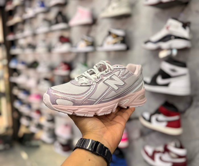 NEW BALANCE 740
