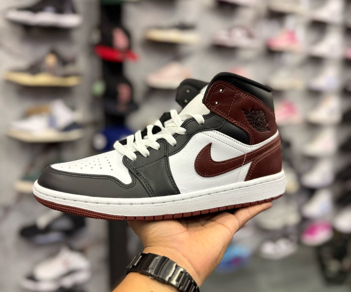 JORDAN 1 MID DARK PONY