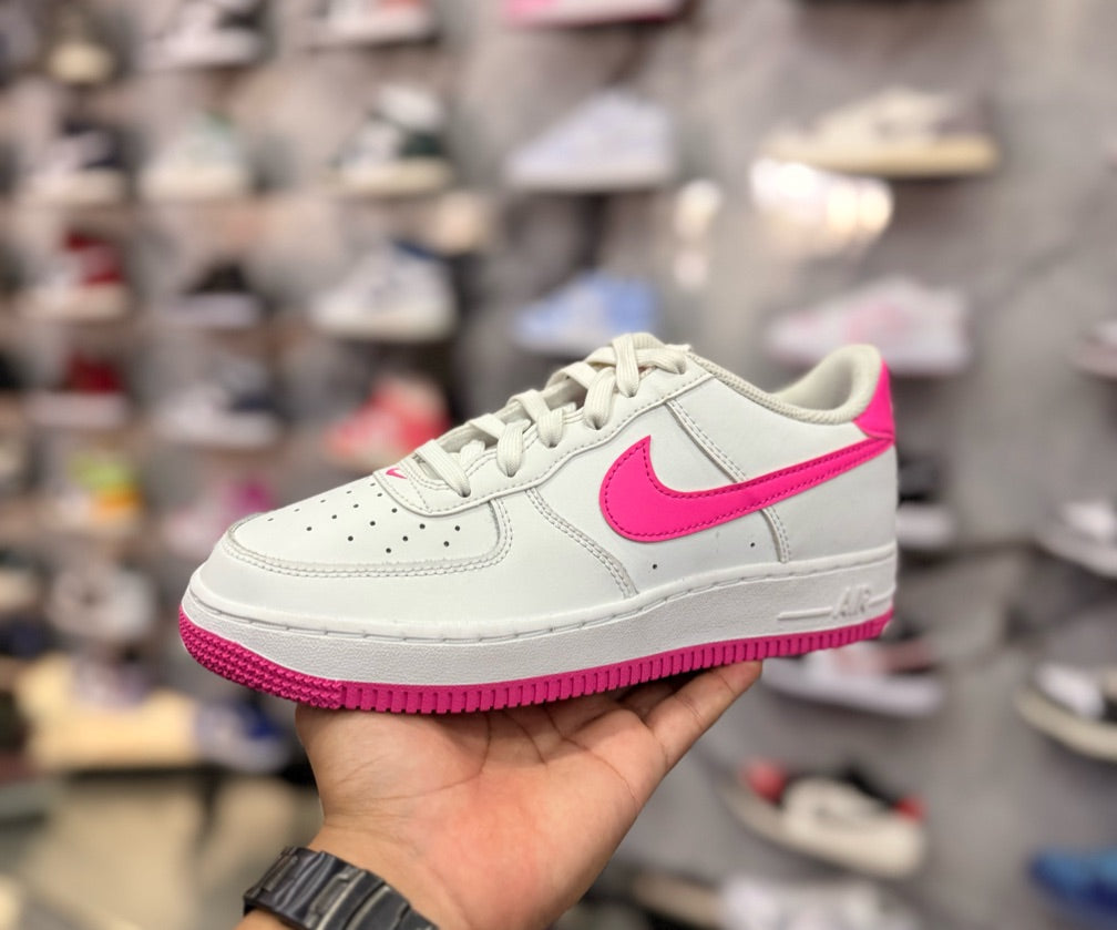 NIKE AIR FORCÉ 1 PINK