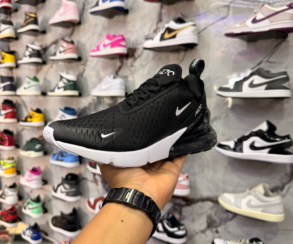 NIKE AIR MAX 270