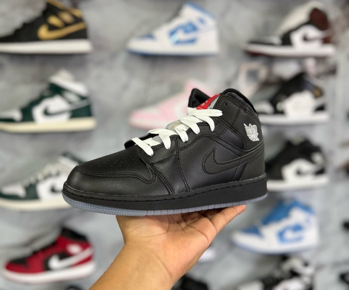 JORDAN MID BLACK/W GREY