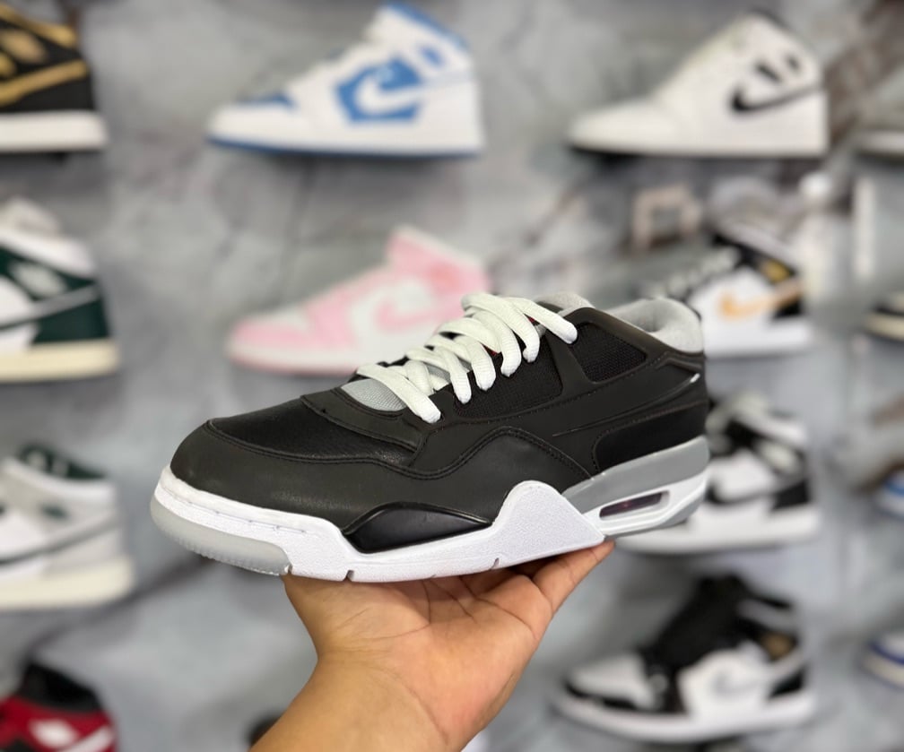 JORDAN 4RM