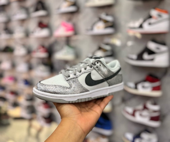 DUNK LOW METALLIC SILVER
