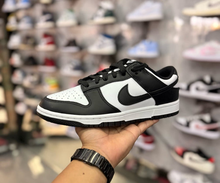DUNK LOW PANDA
